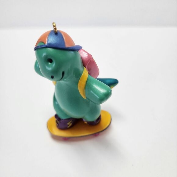 Vintage Hallmark Keepsake Christmas Ornament Skateboarding Dinosaur " Son" - Picture 3 of 5